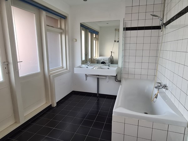 Medium property photo - Breitnerstraat 69C, 3015 XC Rotterdam